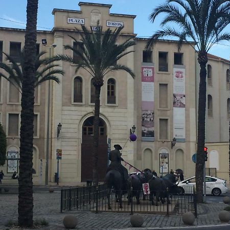 Centre Apartment Near Plaza De Toros Alicante Exteriör bild